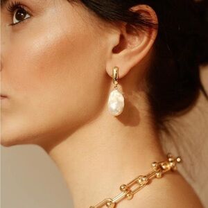 Elegant natural Pearl Drop Earrings